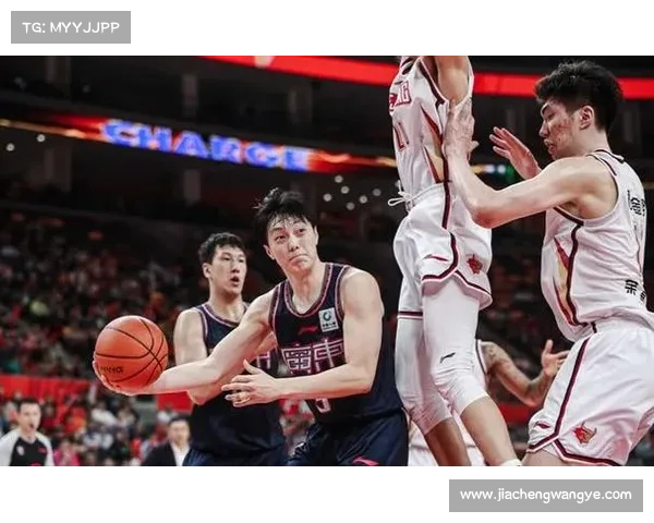 CBA今夜焦点对决全面解析预测赛事走向与球员表现 CBA今夜焦点对决全面解析预测赛事走向与球员表现
